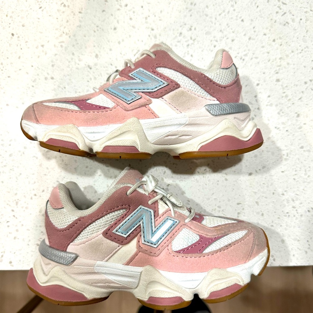 Toddler girl New balance 9060 pink and white